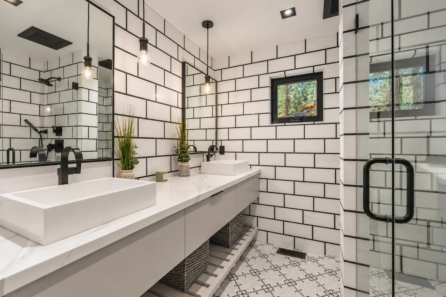Modern Monochrome Bathroom 3png